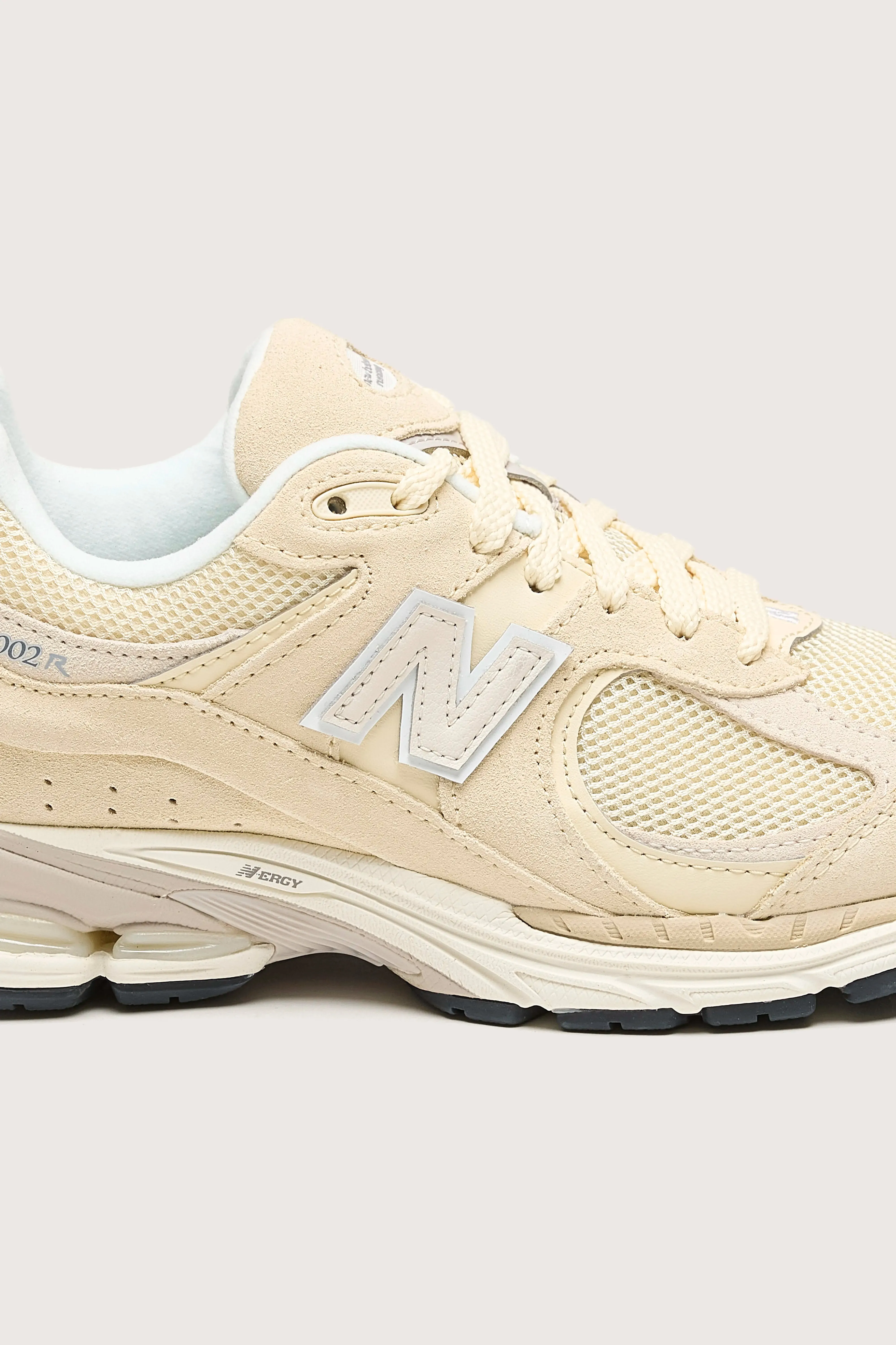 2002R For Women (242 / W / BEIGE)